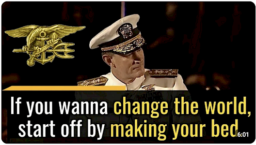 Screenshot vom uTube-Video mit Admiral McRavens Rede "If you wanna change the world, start off by making your bed"